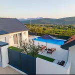 别墅 Luxury Grey House Stolac