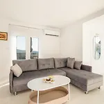 Luxury Grey House Vila