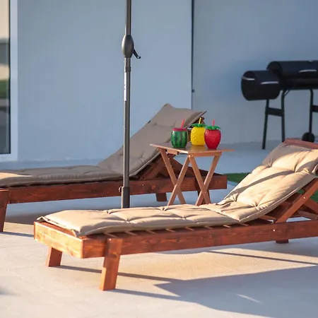 빌라 Luxury Grey House *