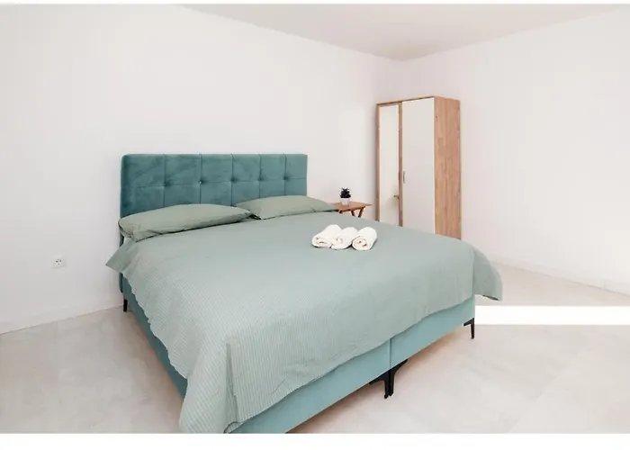 빌라 Luxury Grey House *