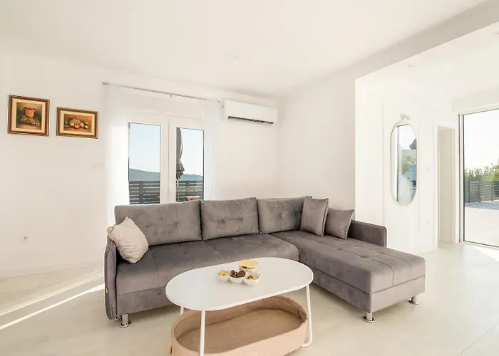 Luxury Grey House 빌라